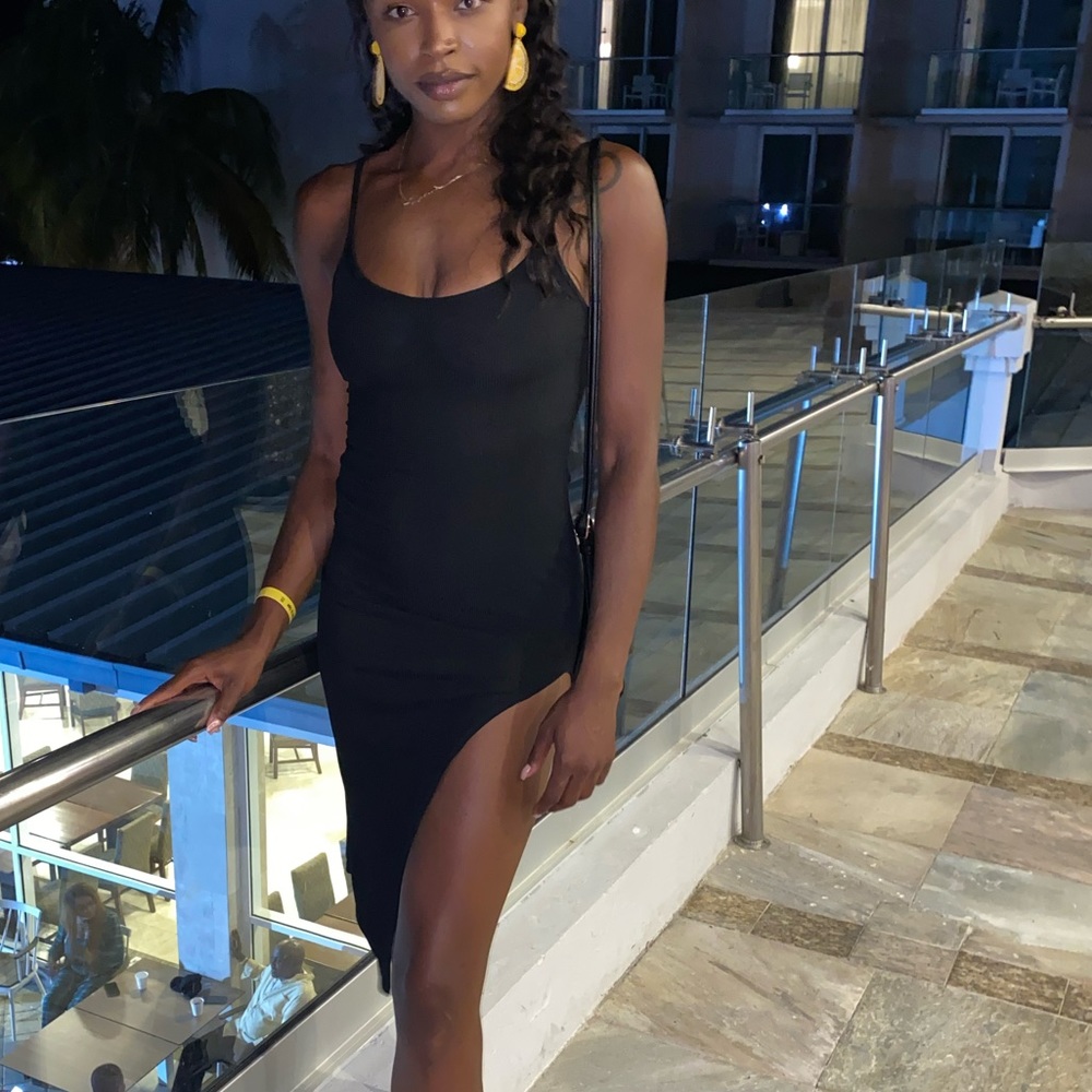High slit-Black Spaghetti strap dress